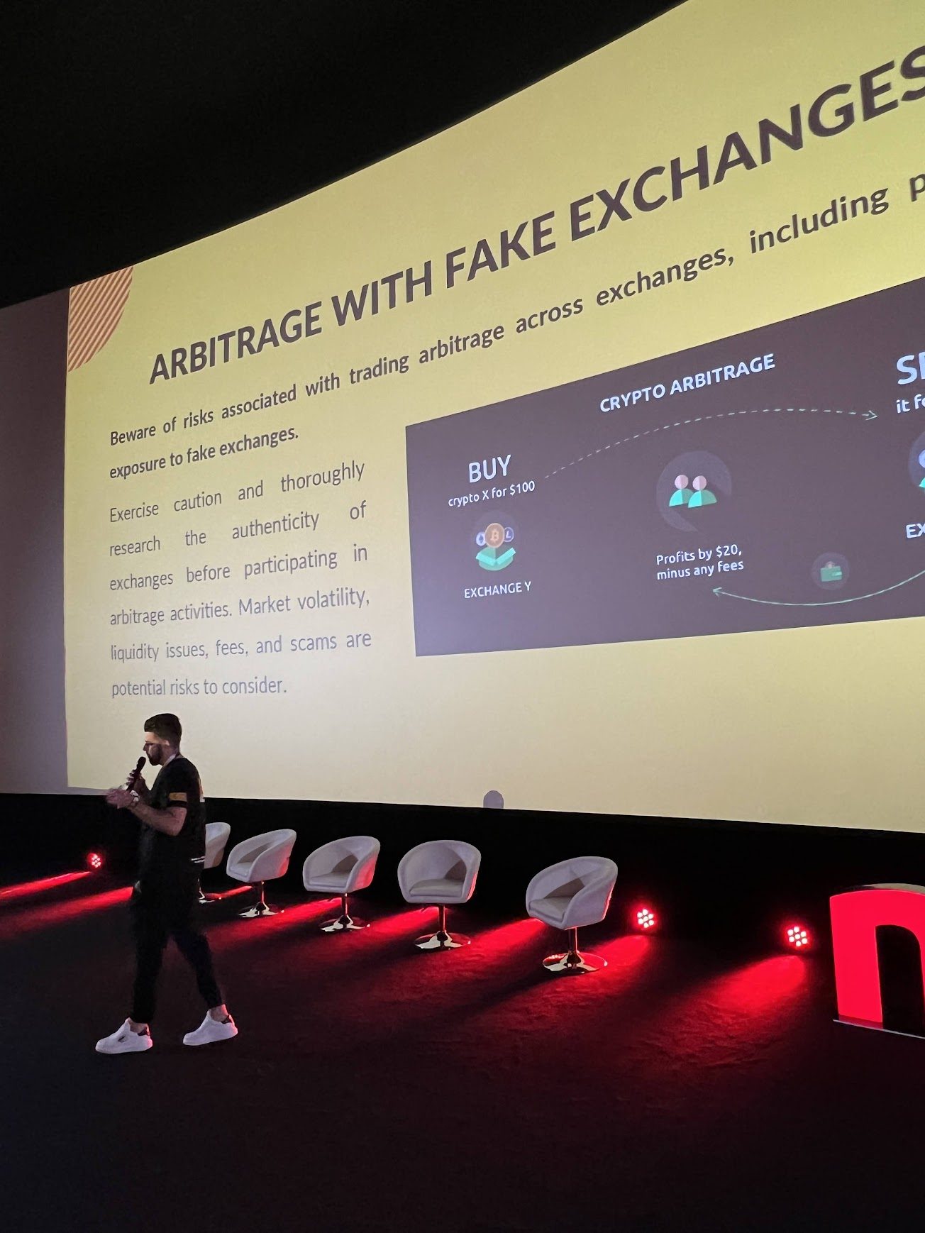 Igor Haleta keynote on the main stage about arbitrage and fake crypto exchanges